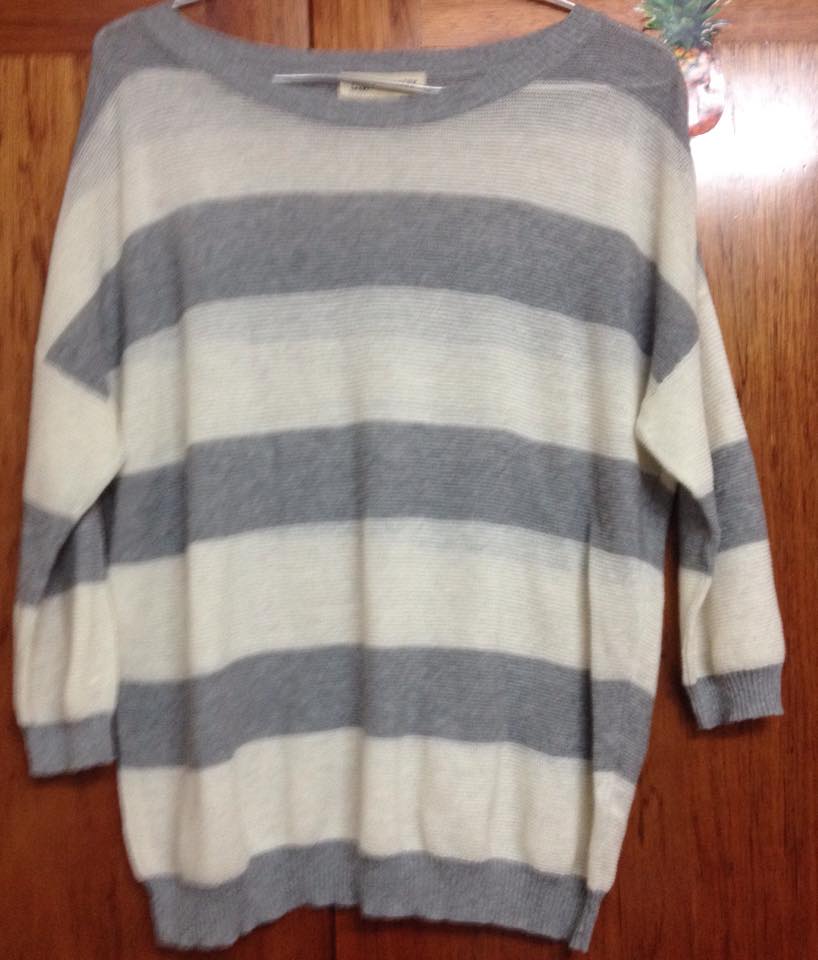 ao len chui xọc xámn.jpg