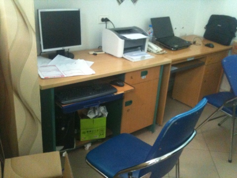 bàn.jpg
