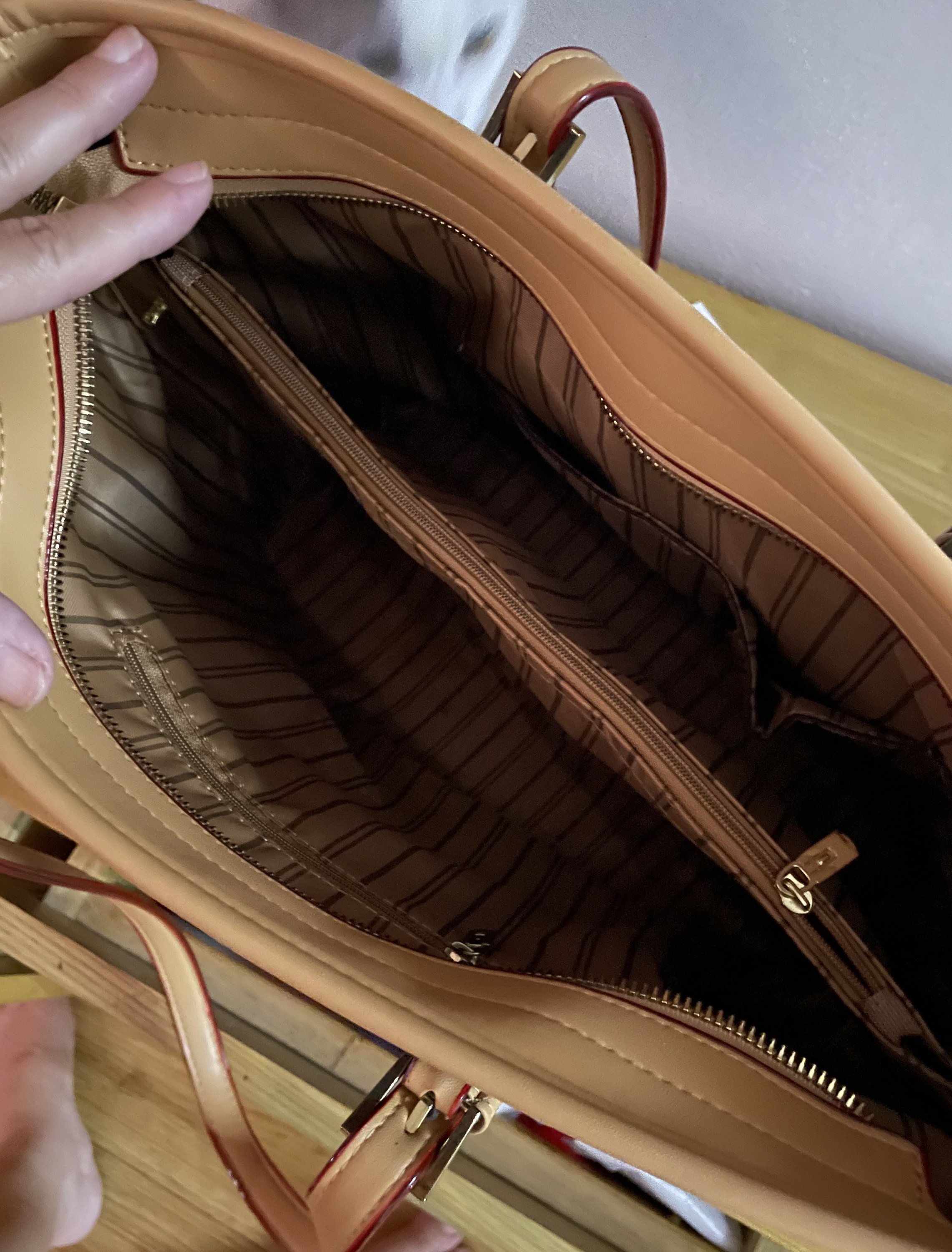 bên trong túi đại.jpg