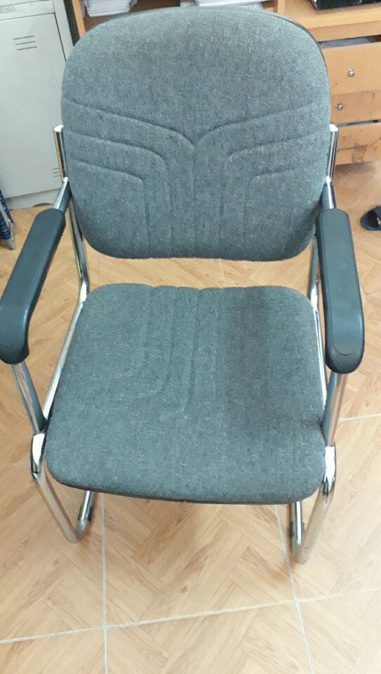 ghế chân quỳ.jpg