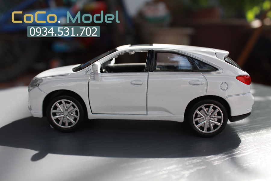 mo-hinh-o-to-lexus-Rx450h (1).JPG