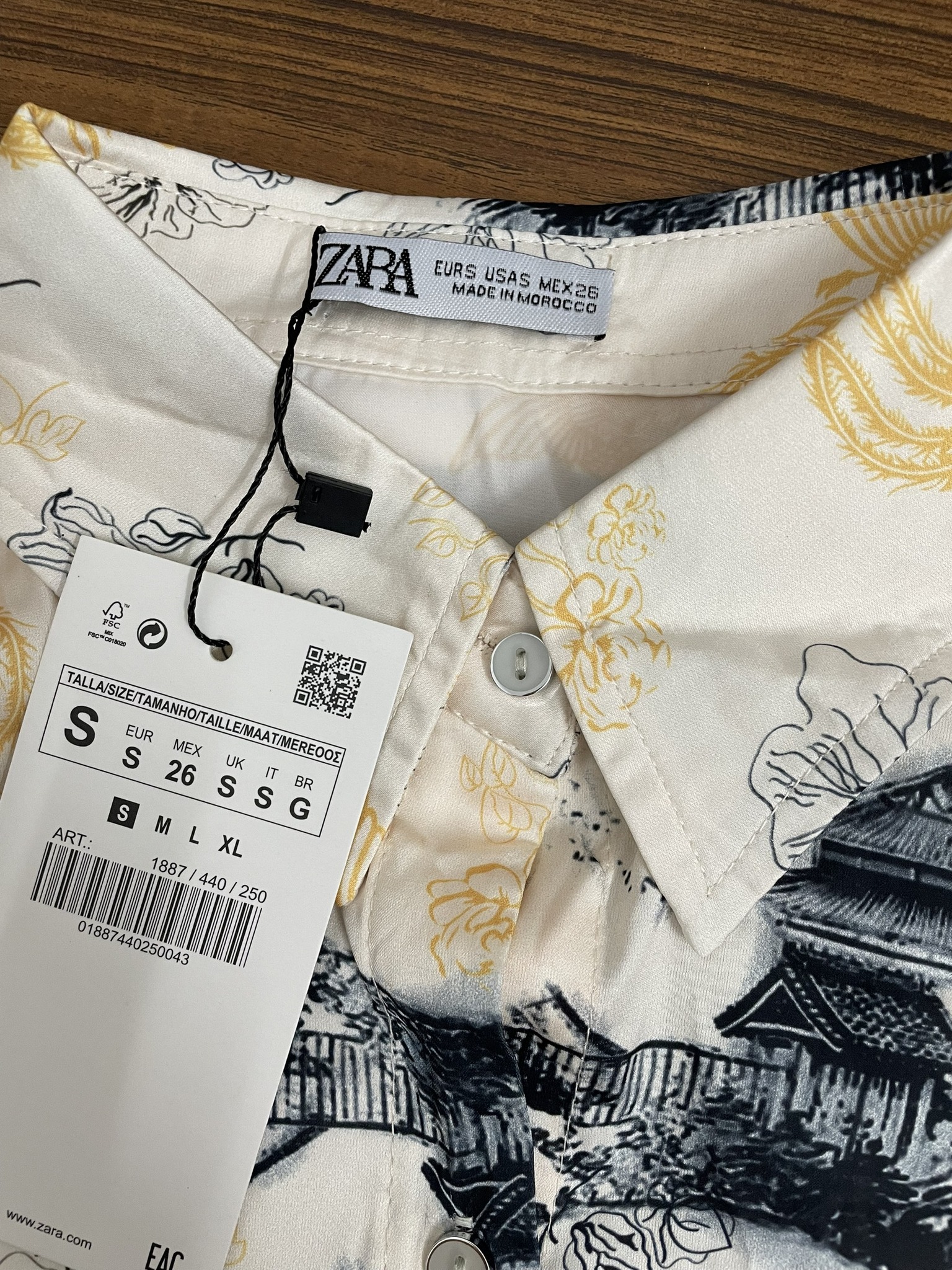 tag và cổ áo 1.jpg