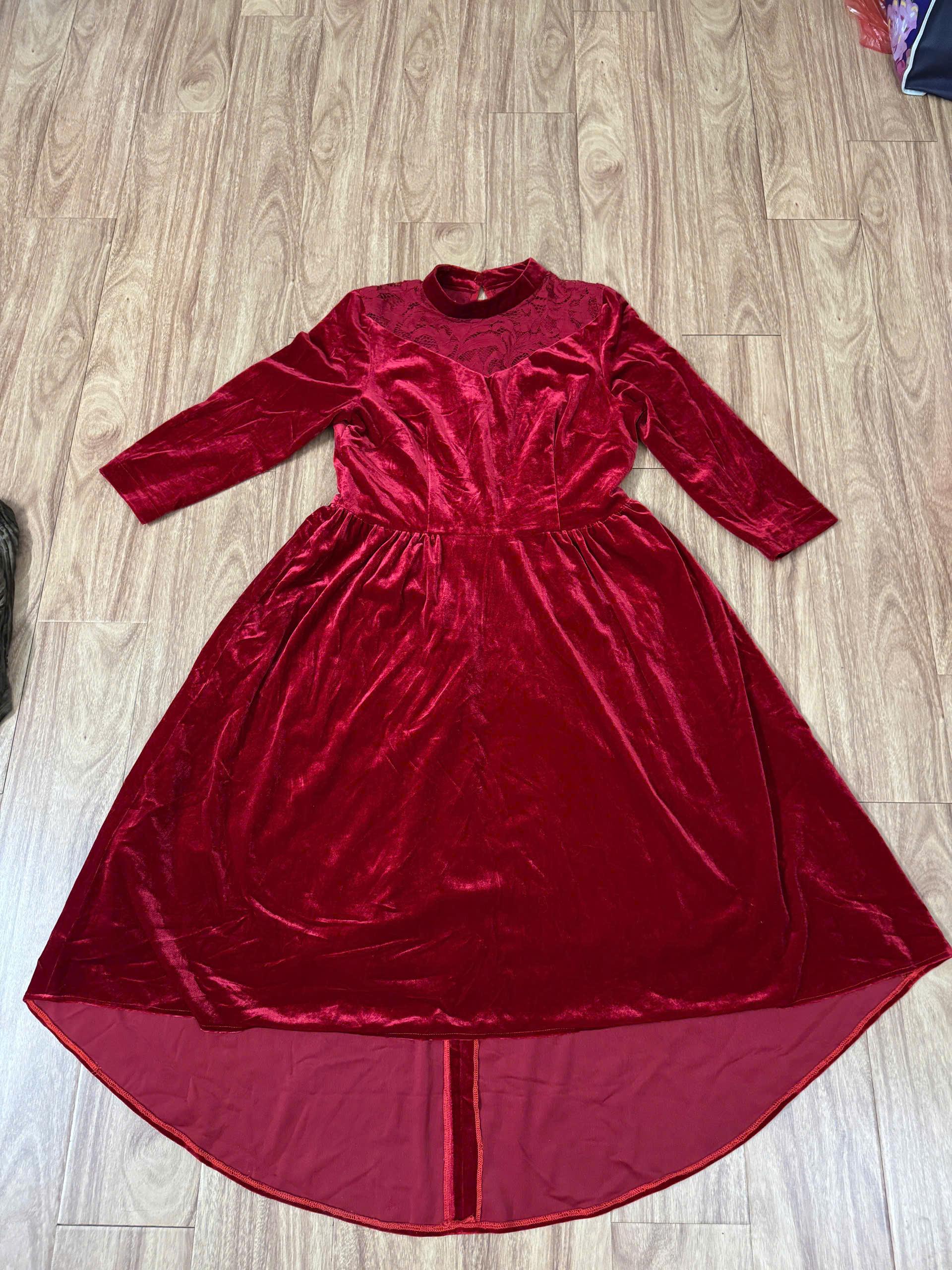 vay Nhung do size L.jpg